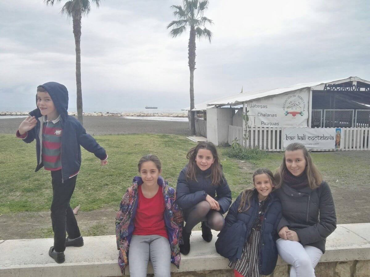 Stredná škola, výmenný pobyt v Španielsku, Lucia s deťmi